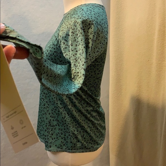 Animal Print Long-sleeve Rashguard - Picture 9 of 13